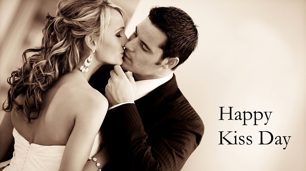 Cute-Kissing-Couple-Wishes-Happy-Kiss-day